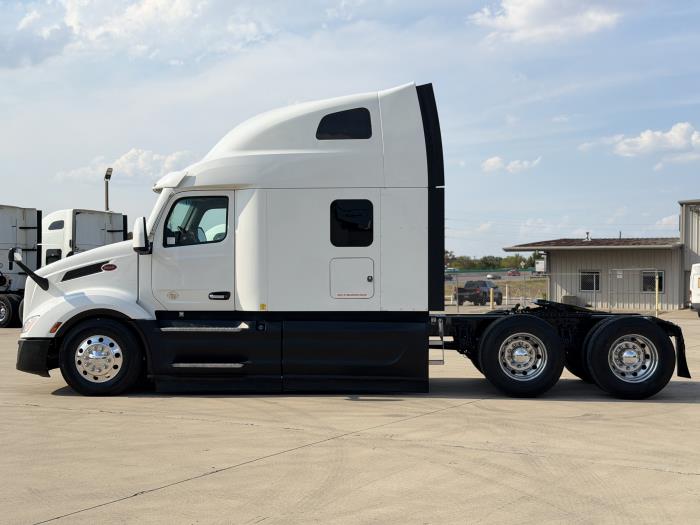 2023 Peterbilt 579-7