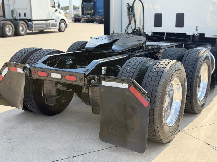 2023 Peterbilt 579-11