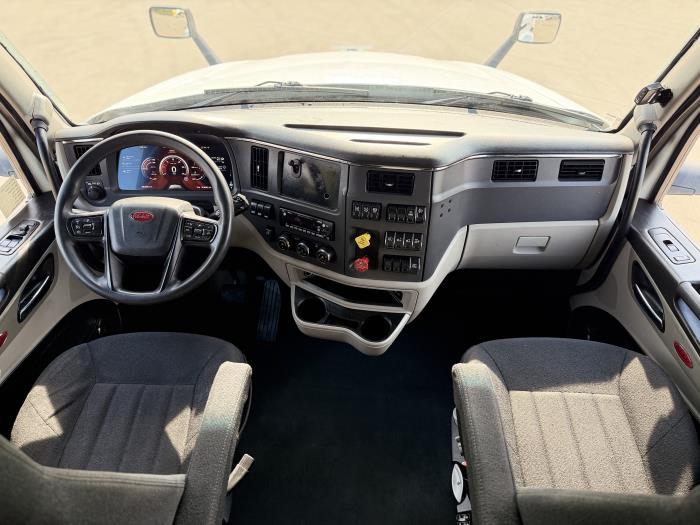 2023 Peterbilt 579-20