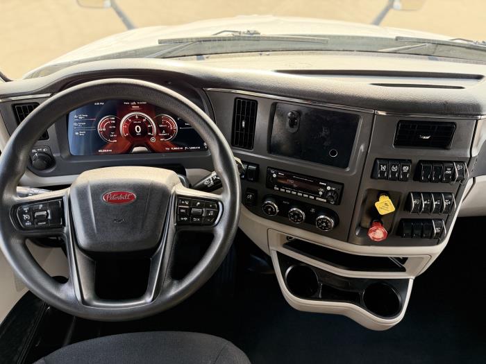2023 Peterbilt 579-21
