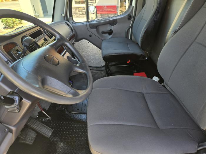 2019 Freightliner Business Class M2 106-6