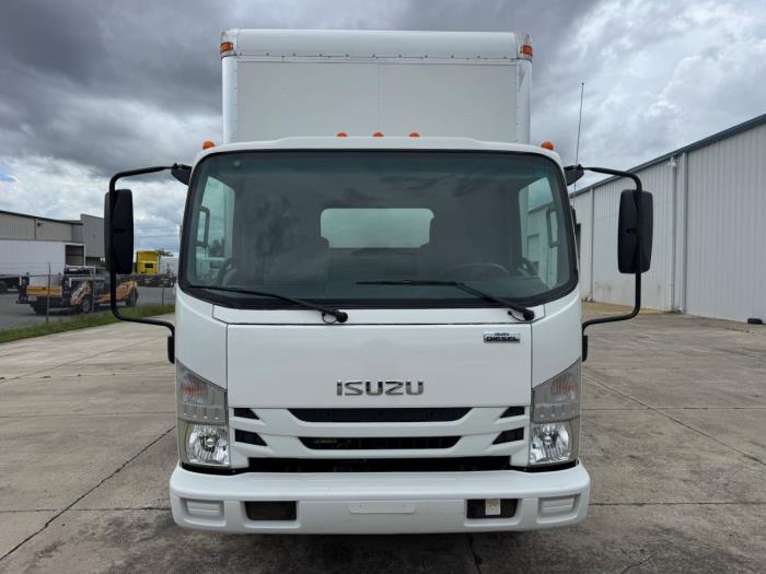 2019 Isuzu NPR-2