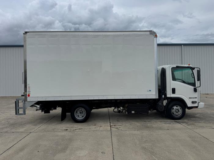 2019 Isuzu NPR-4