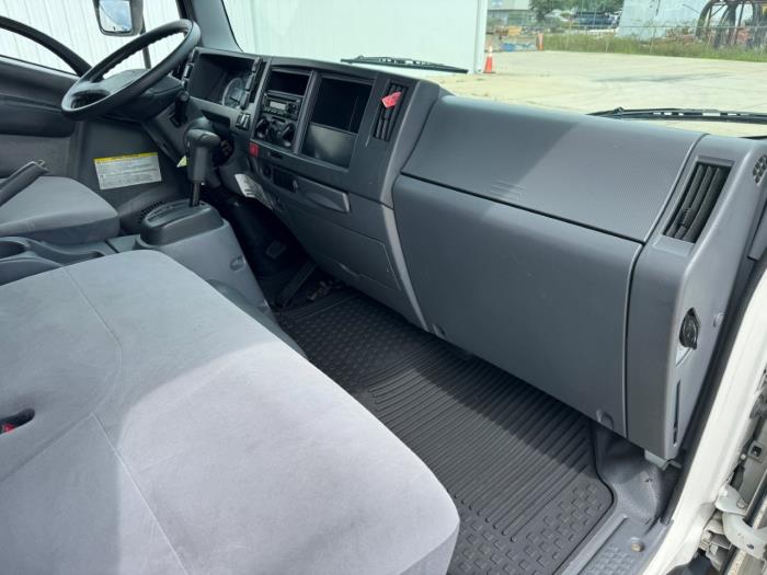 2019 Isuzu NPR-13