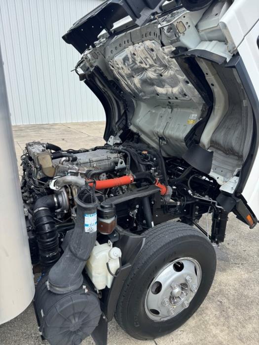 2019 Isuzu NPR-16