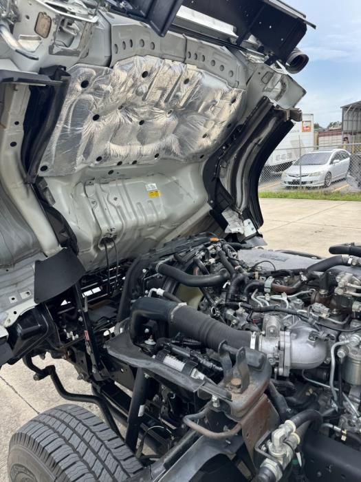2019 Isuzu NPR-17