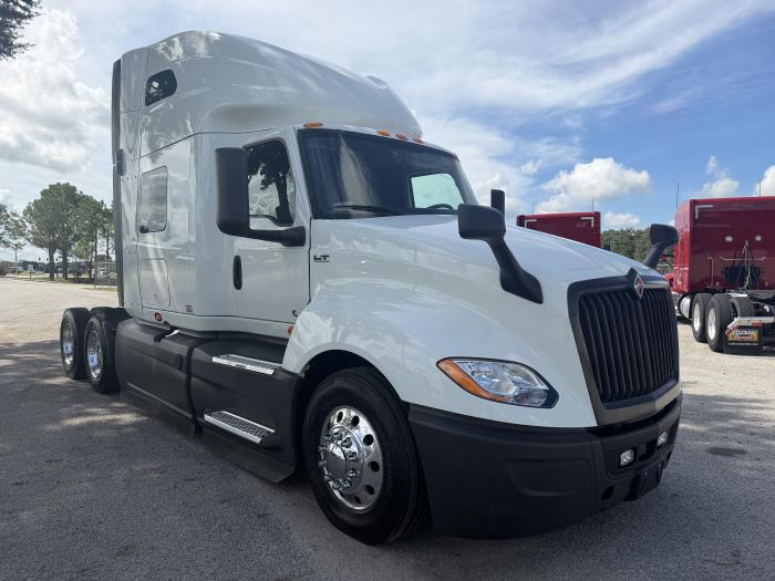 2022 International LT625-1