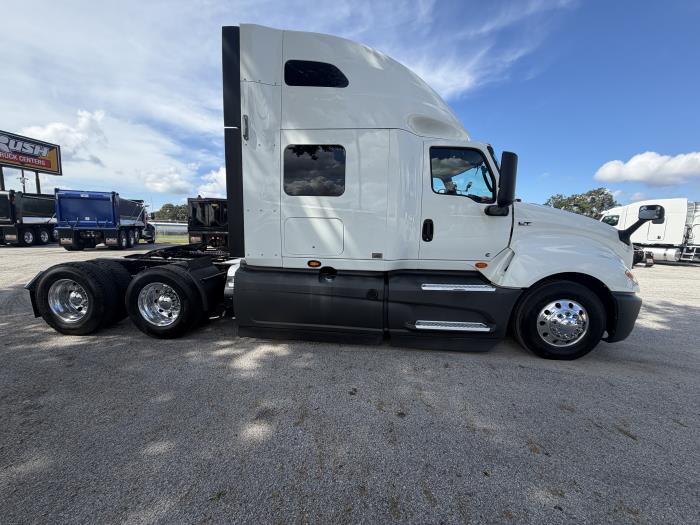 2022 International LT625-4