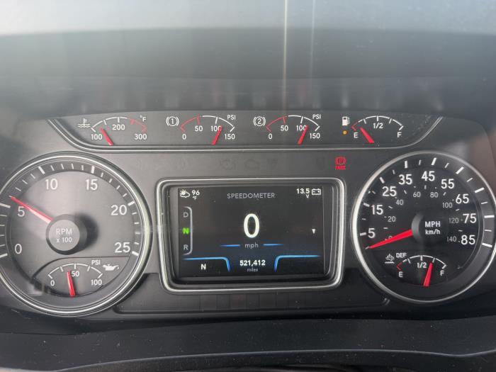 2022 International LT625-11