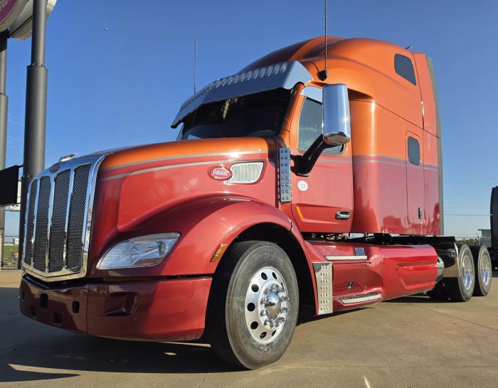 2021 Peterbilt 579-0