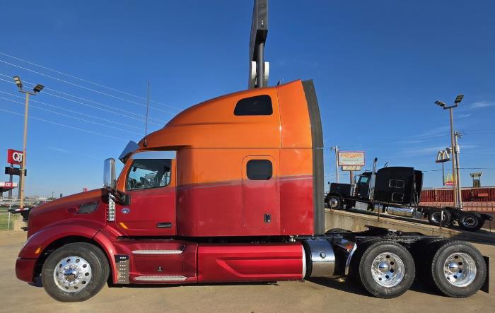 2021 Peterbilt 579-1