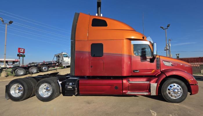 2021 Peterbilt 579-6