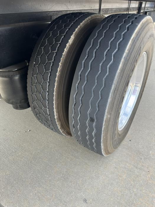 2020 Peterbilt 337-14