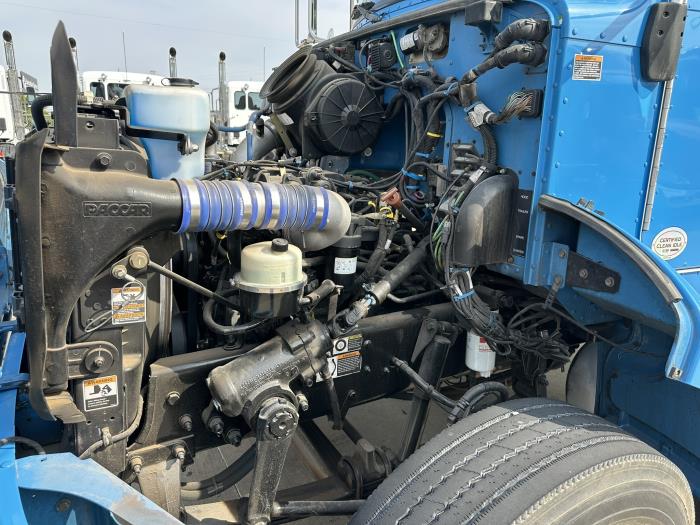 2020 Peterbilt 337-11