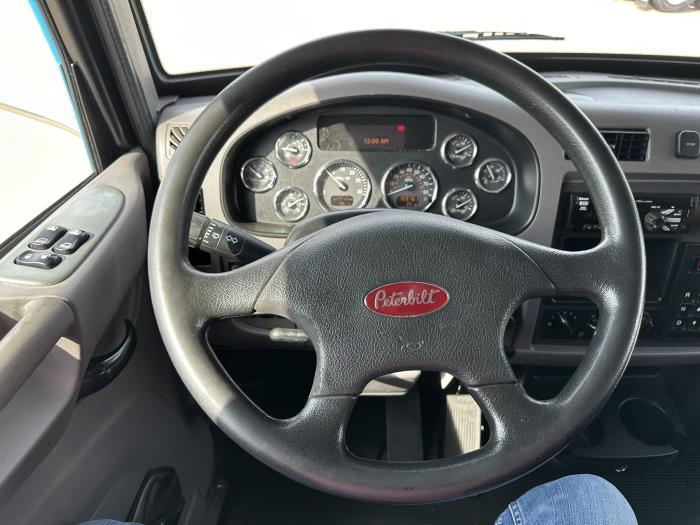2020 Peterbilt 337-7