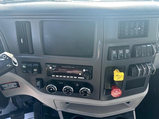 2022 Peterbilt 579-16