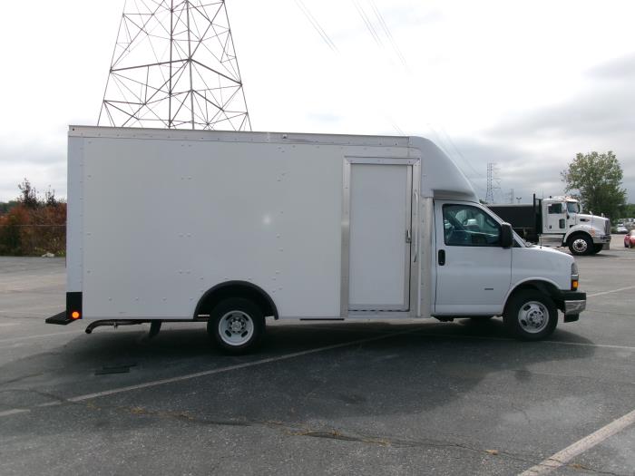 2023 Chevrolet Express 3500-6