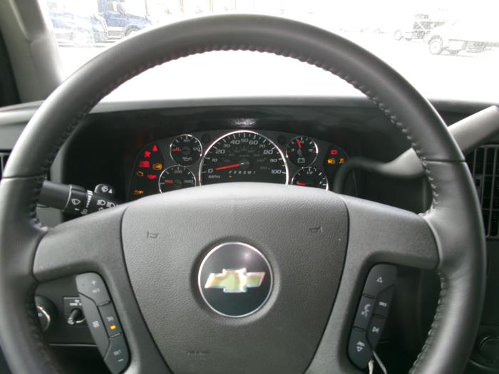 2023 Chevrolet Express 3500-11