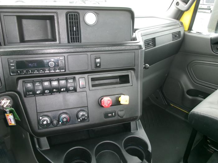 2023 International LT625-10