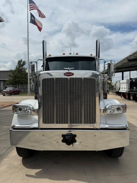 2027 Peterbilt 589-1