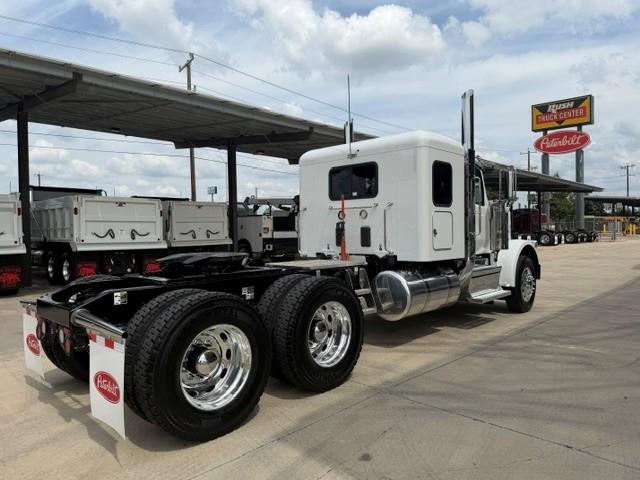 2027 Peterbilt 589-6