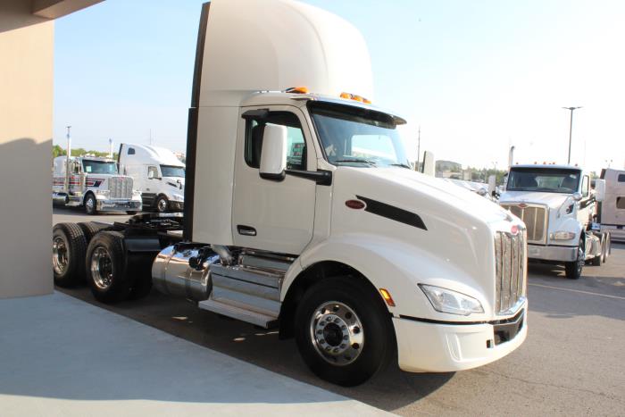 2022 Peterbilt 579-7