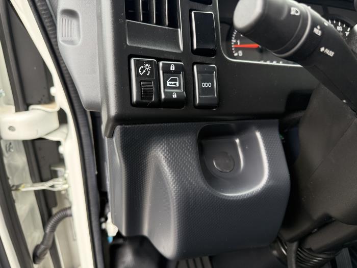 2026 Isuzu NRR-20