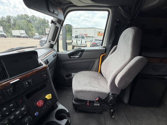 2022 International LT625-3