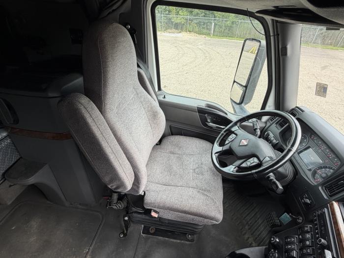 2022 International LT625-4