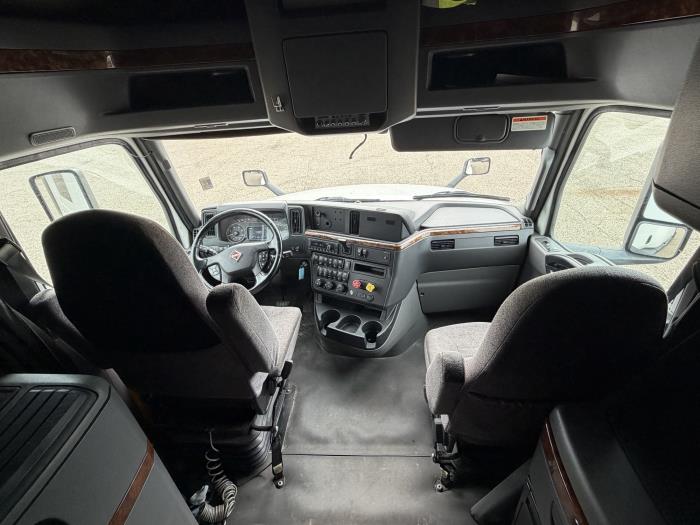 2022 International LT625-5