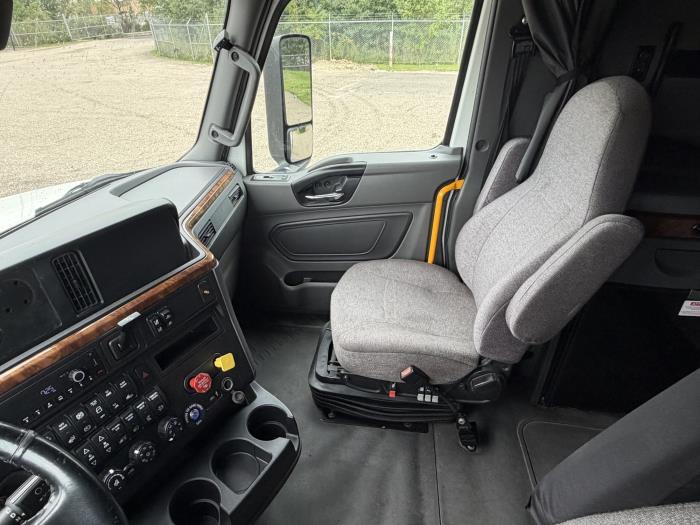 2022 International LT625-2