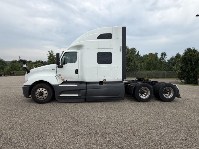 2022 International LT625-8