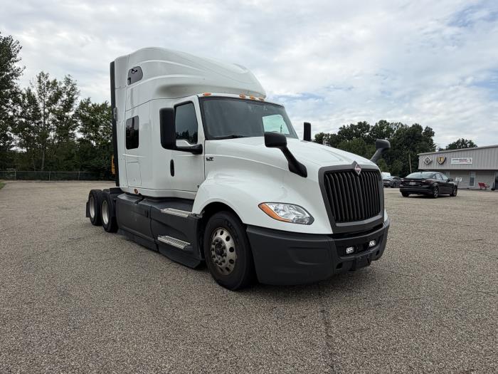 2022 International LT625-10
