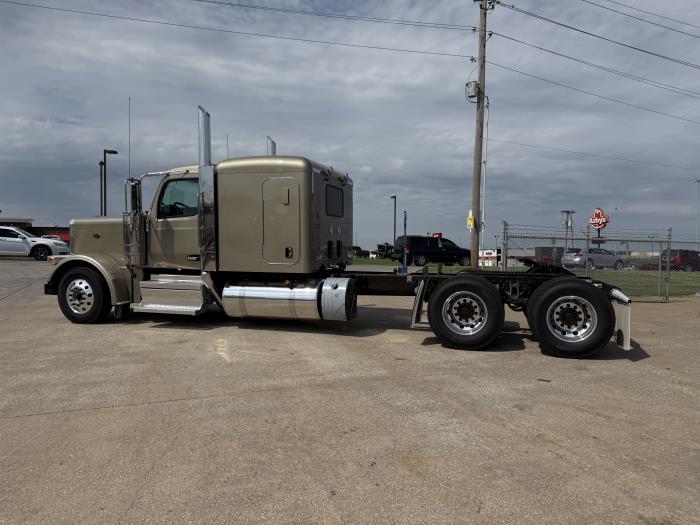 2027 Peterbilt 589-5