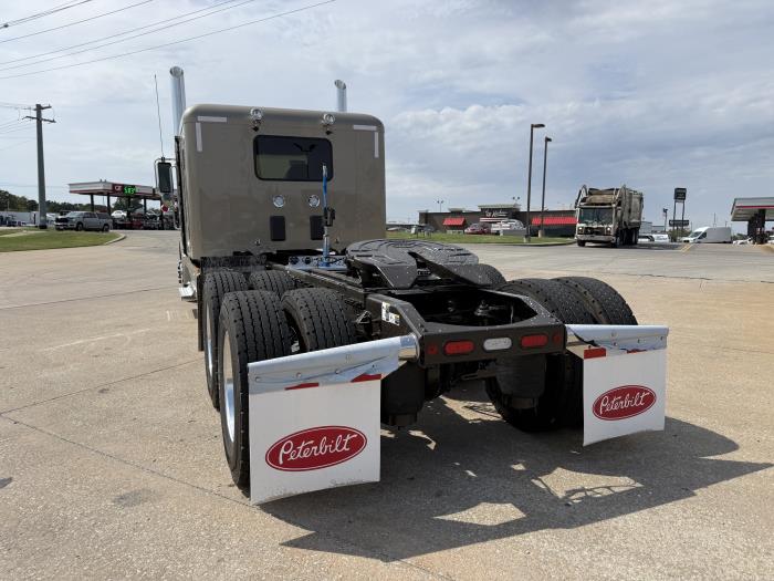 2027 Peterbilt 589-8