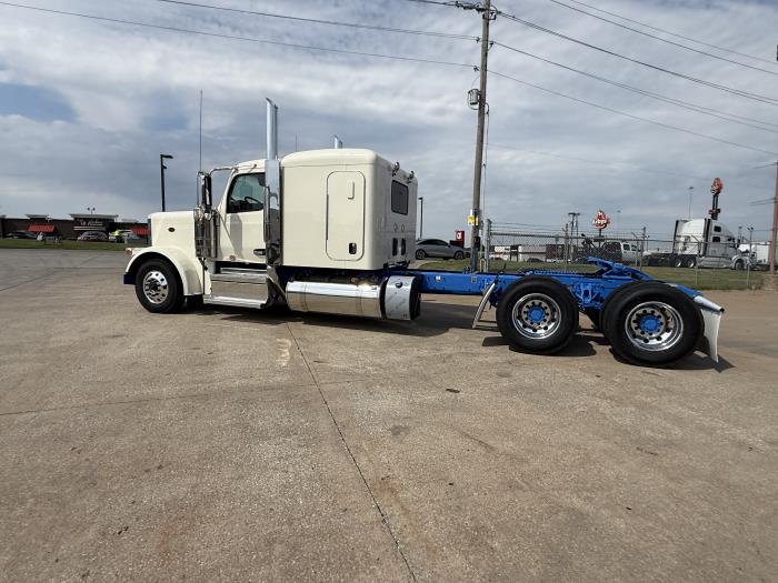 2027 Peterbilt 589-7