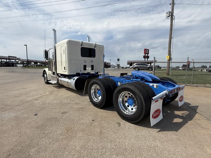 2027 Peterbilt 589-10