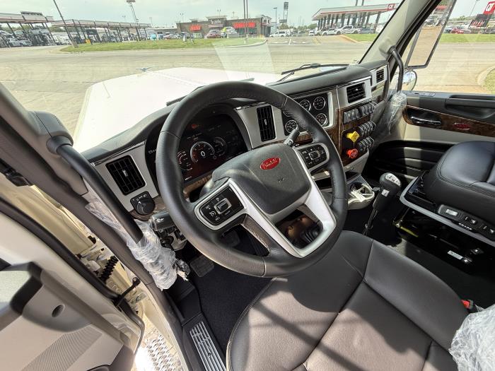 2027 Peterbilt 589-16