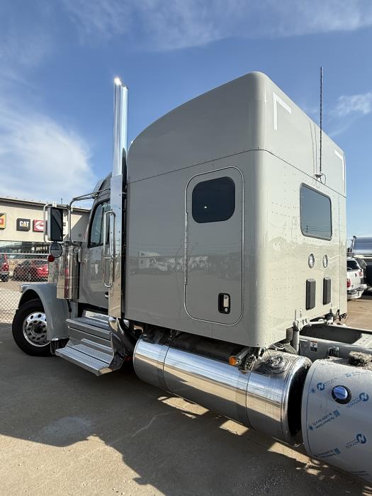 2027 Peterbilt 589-3