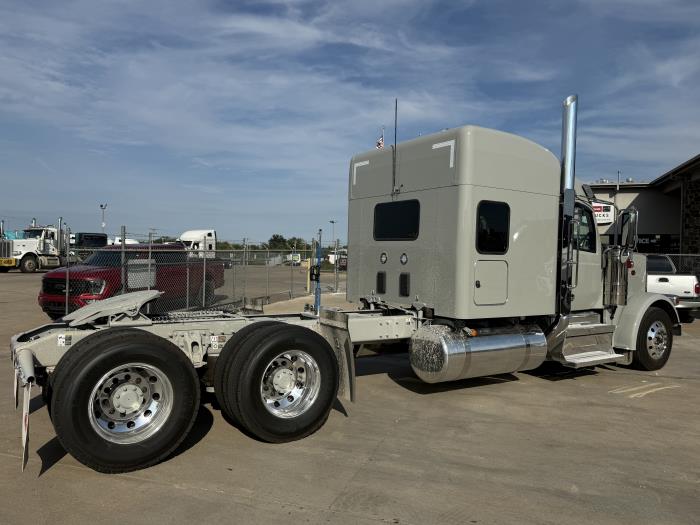 2027 Peterbilt 589-5