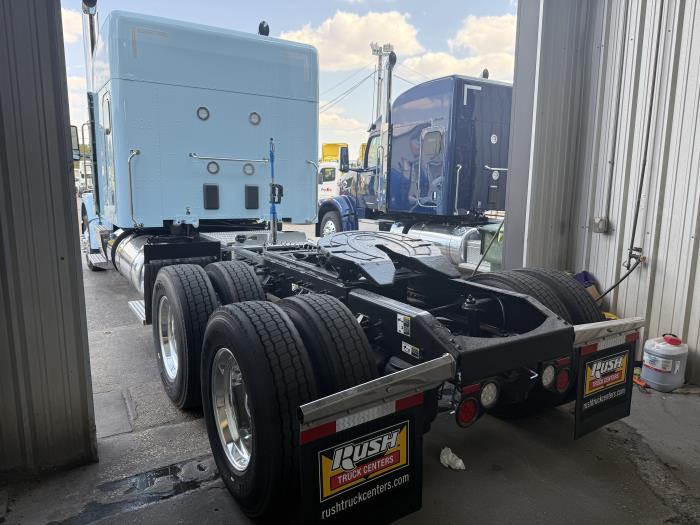 2027 Peterbilt 567-2