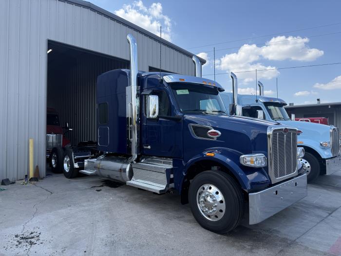 2027 Peterbilt 567-6