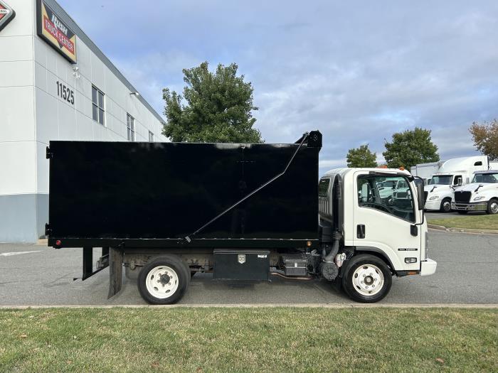 2022 Isuzu NPR-HD-9