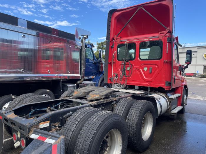 2019 Freightliner Cascadia-3