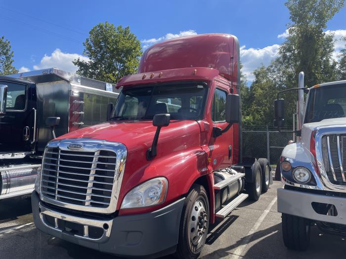 2019 Freightliner Cascadia-1