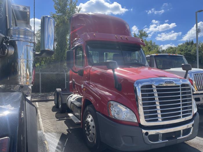 2019 Freightliner Cascadia-2