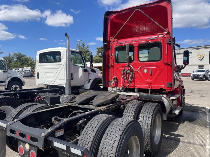 2019 Freightliner Cascadia-3