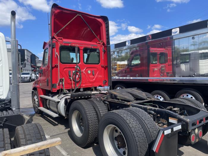 2019 Freightliner Cascadia-5