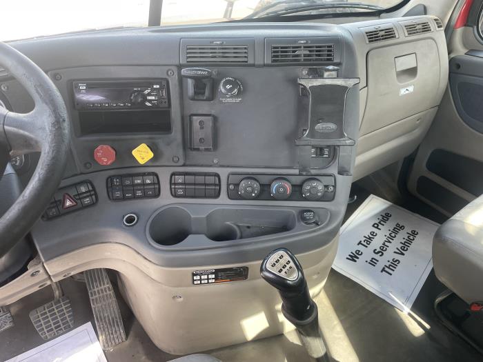 2019 Freightliner Cascadia-9