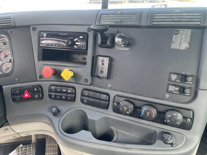 2019 Freightliner Cascadia-10